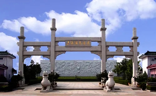 浦南陵园有提供墓地改建或装饰的服务吗？
